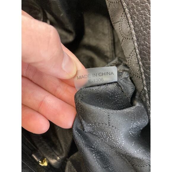 MICHAEL KORS, MEDIUM SIZE BLACK PEBBLED LEATHER HANDBAG - Picture 13 of 16